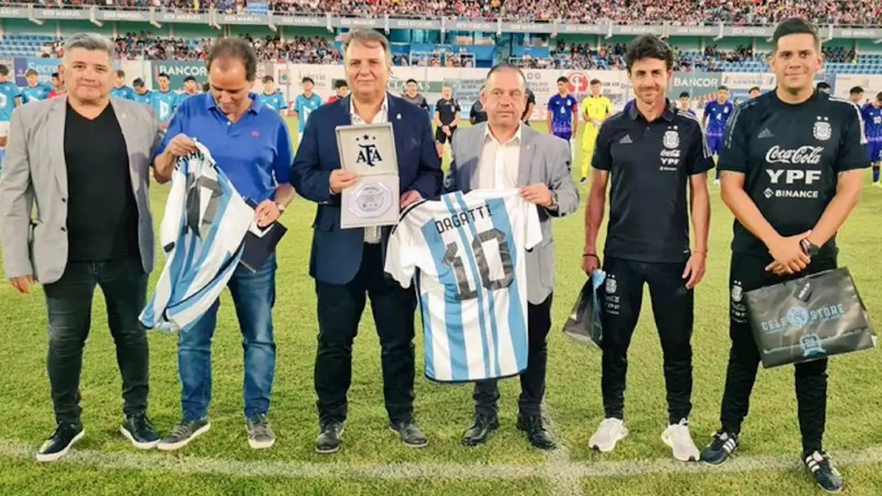 El homenaje a Pablo Aimar en su pueblo natal