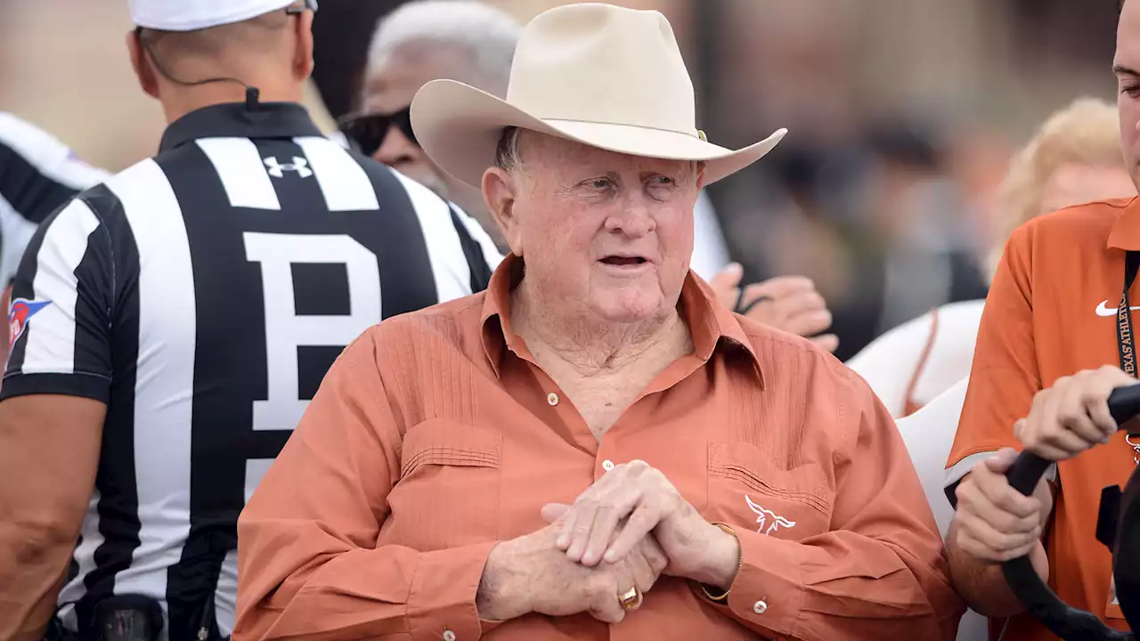 Longtime Texas Businessman Red McCombs, Who Owned Spurs, Nuggets, Vikings, Dies