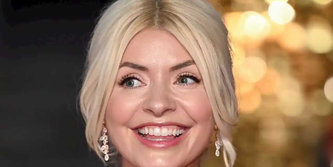 Holly Willoughby shows us how to master nautical chic