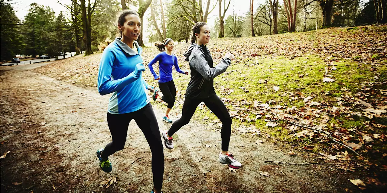 How to Make Friends in Your Running Group, According to Experts