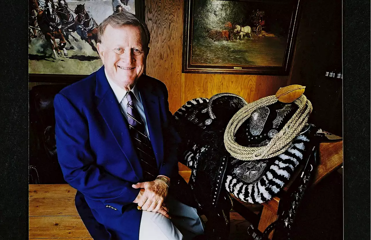 Auto magnate and former Spurs owner Red McCombs dies at 95