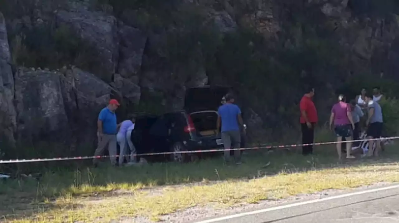 Una turista perdió el control de su auto, chocó contra una montaña y murió en el camino de las Altas Cumbres