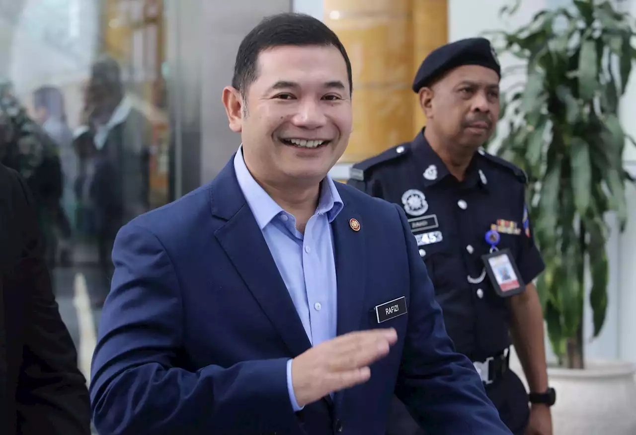 Rafizi bimbang hanya 3 LCS siap