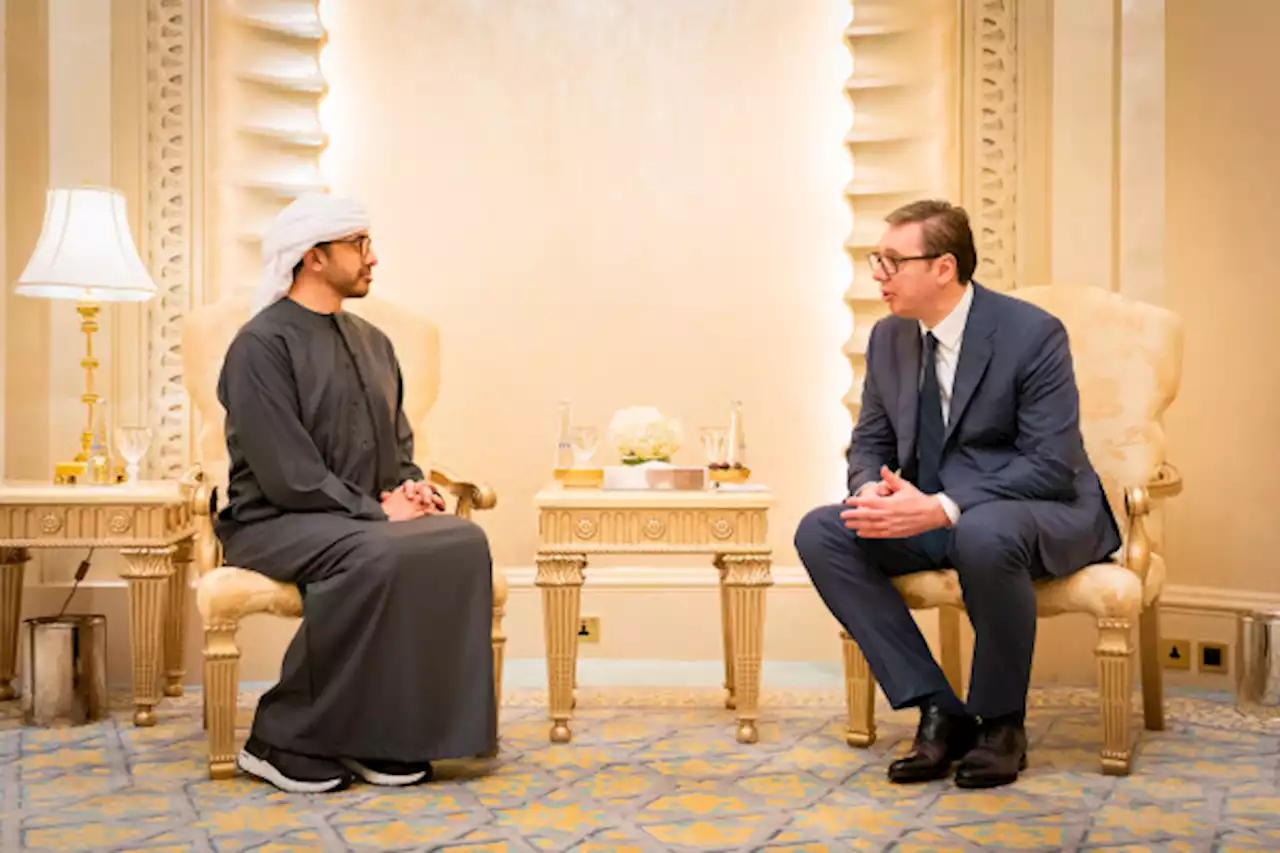 عبدالله بن زايد يلتقي رئيس صربيا في أبوظبي