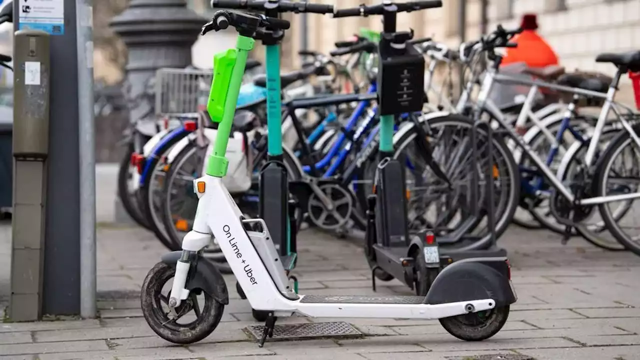 schaefer fordert parkflächen für e-scooter in bremen