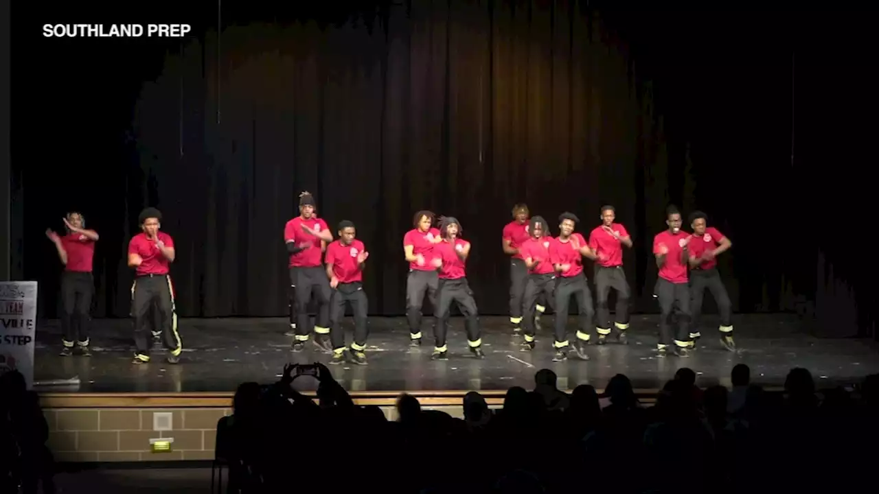 South suburban step team gives high school students leadership skills, director says