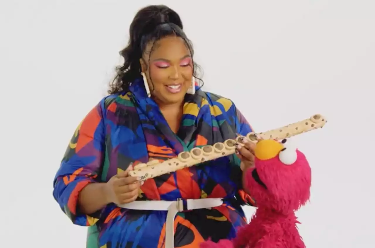 Lizzo Plays a ‘Sesame Street’ Flute Made Out of Cookies for Elmo … Before You Know Who Eats It