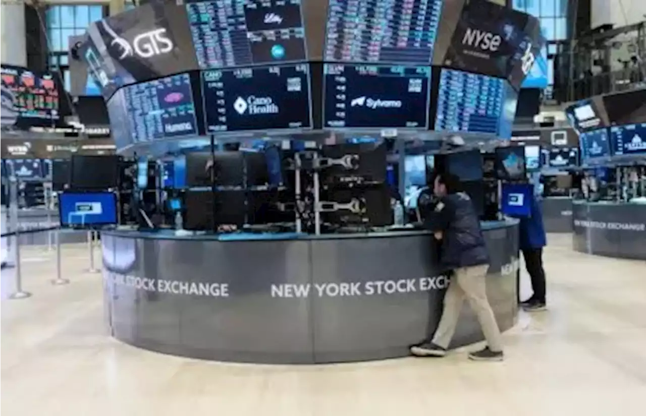 Wall Street ouvre en l\u00e9g\u00e8re hausse en attendant les minutes de la Fed