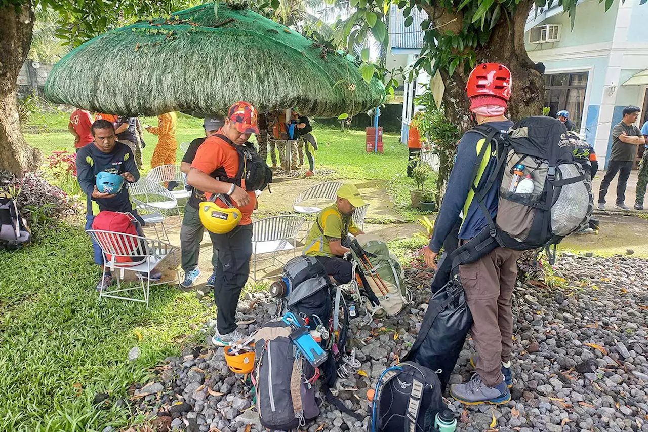 Military choppers, mountaineers deployed to Cessna crash site in Mt. Mayon - BusinessWorld Online