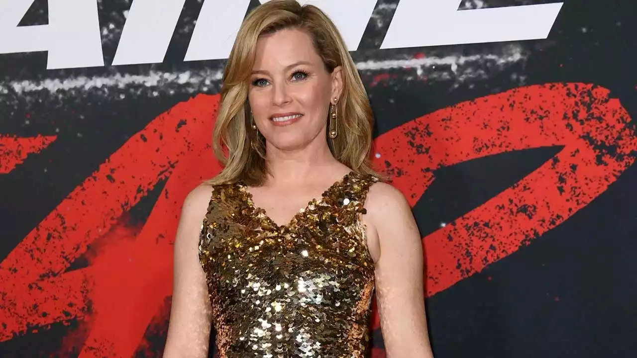 Elizabeth Banks on Working with Late Ray Liotta on 'Cocaine Bear'