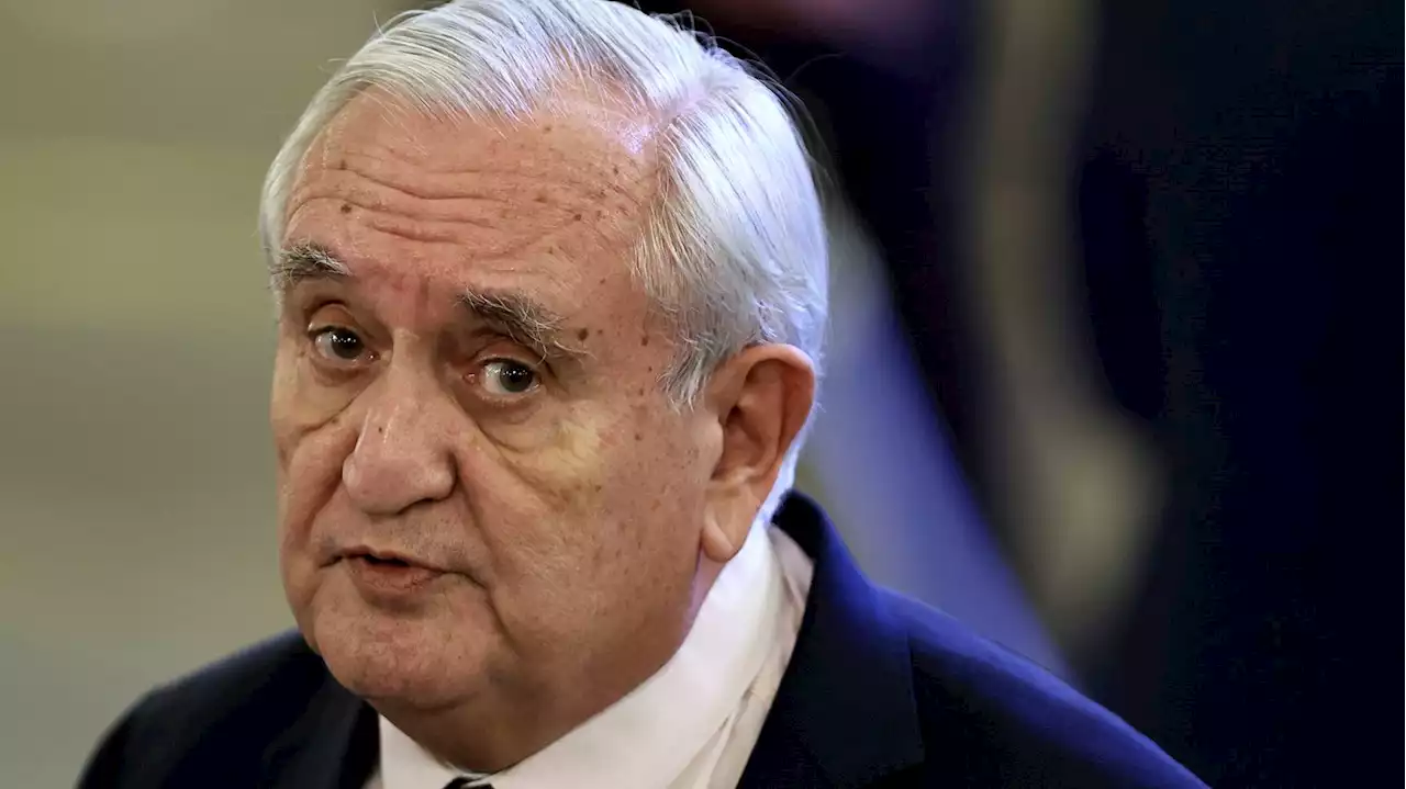 INFO FRANCEINFO. L'ancien Premier ministre Jean-Pierre Raffarin fait grand'croix de la Légion d'honneur par Emmanuel Macron