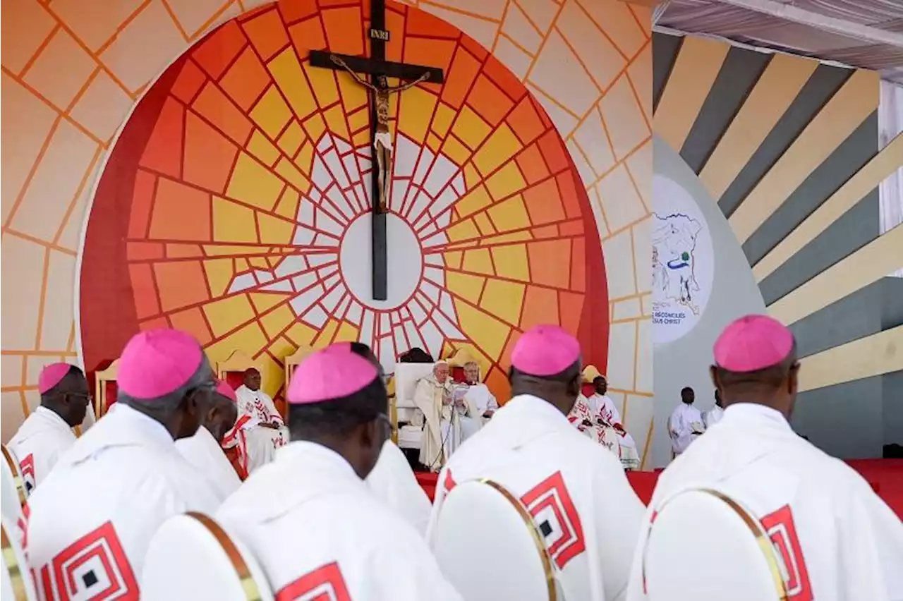 Pope Francis again turns screws on use of traditional Latin Mass