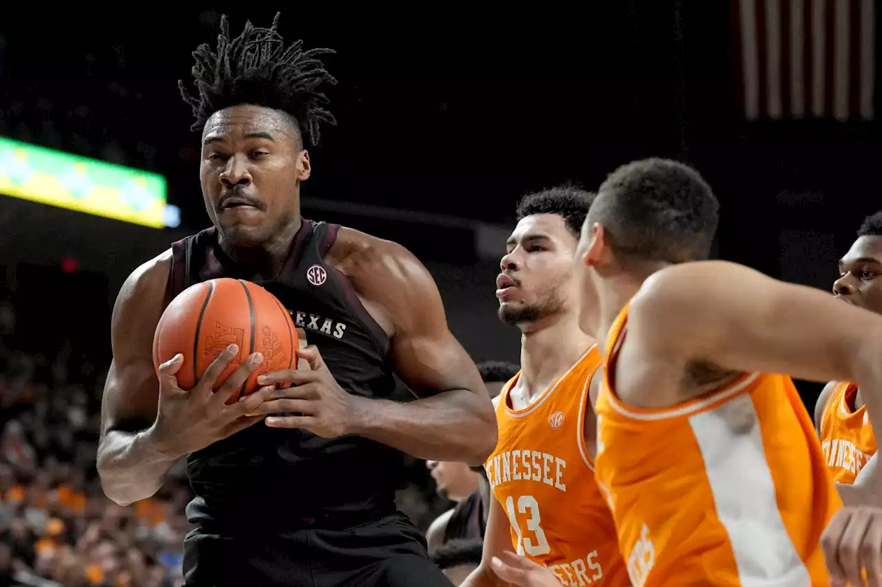 No. 25 Texas A&M stays hot, fends off No. 11 Tennessee