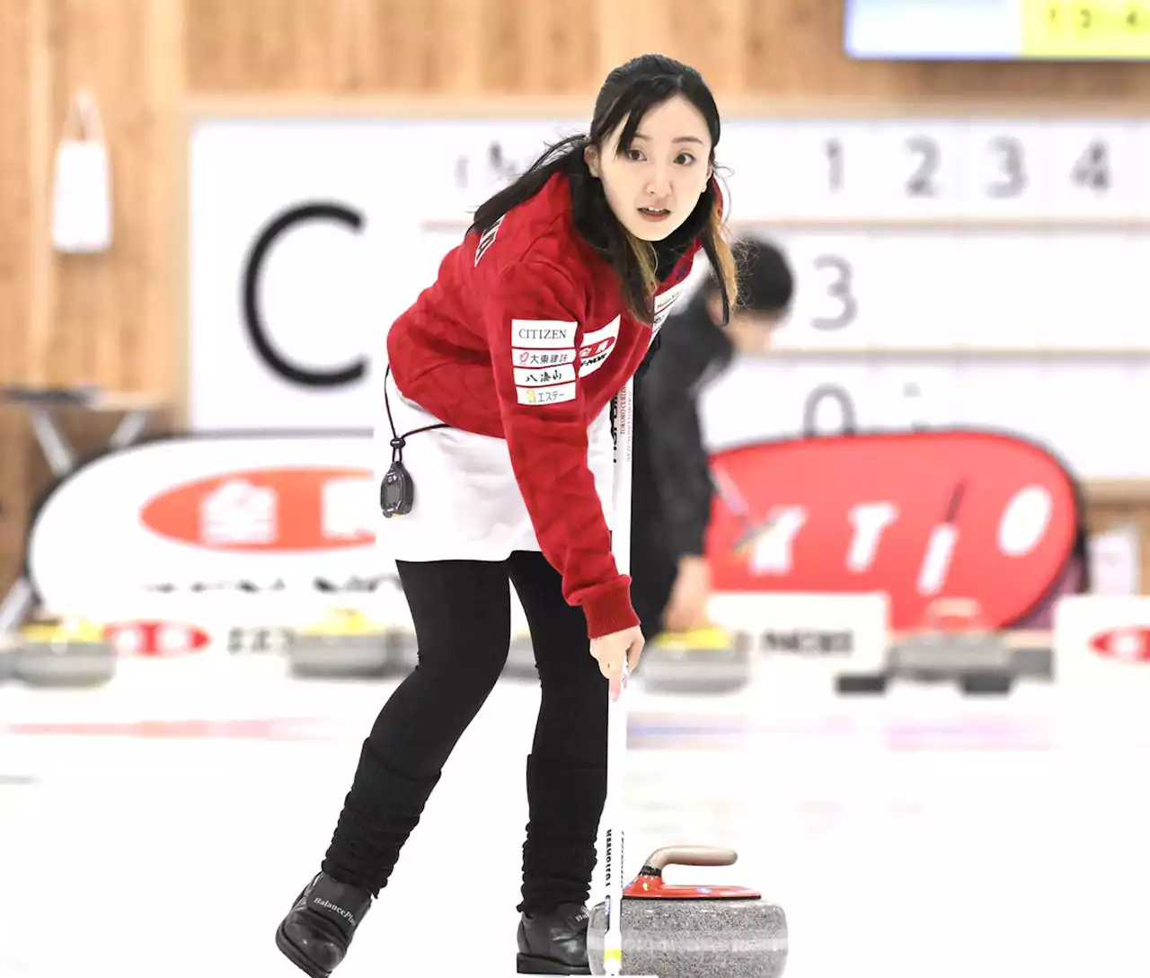 藤沢五月、白色の膝上スカートで初戦快勝「すごくいい入りができた」 カーリング混合日本選手権 - トピックス｜Infoseekニュース