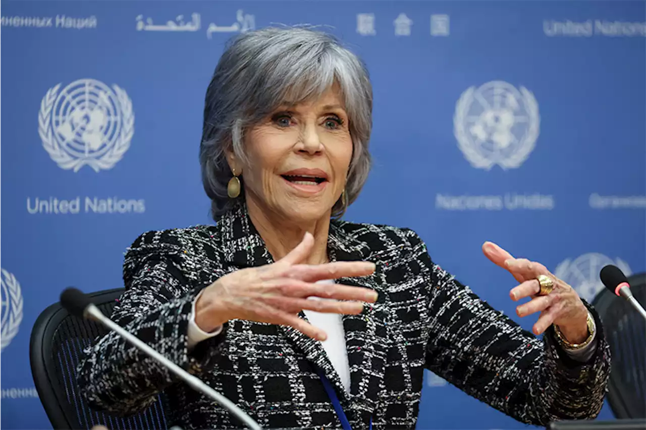 At ocean treaty talks, Jane Fonda urges 'negotiate with love'