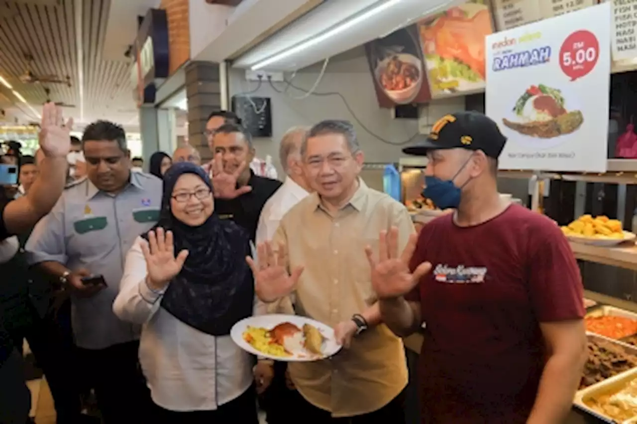 Menu Rahmah not just meals for ‘poor people’, says Salahuddin