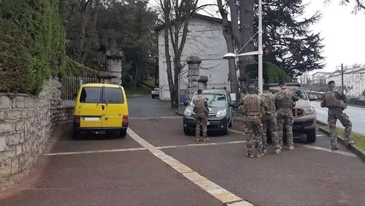 Une enseignante est morte après avoir été poignardée par un élève à Saint-Jean-de-Luz