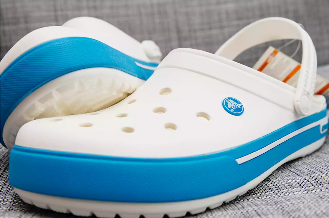 Crocs para novias el día de su boda: debate acaba en mala promoción a la marca