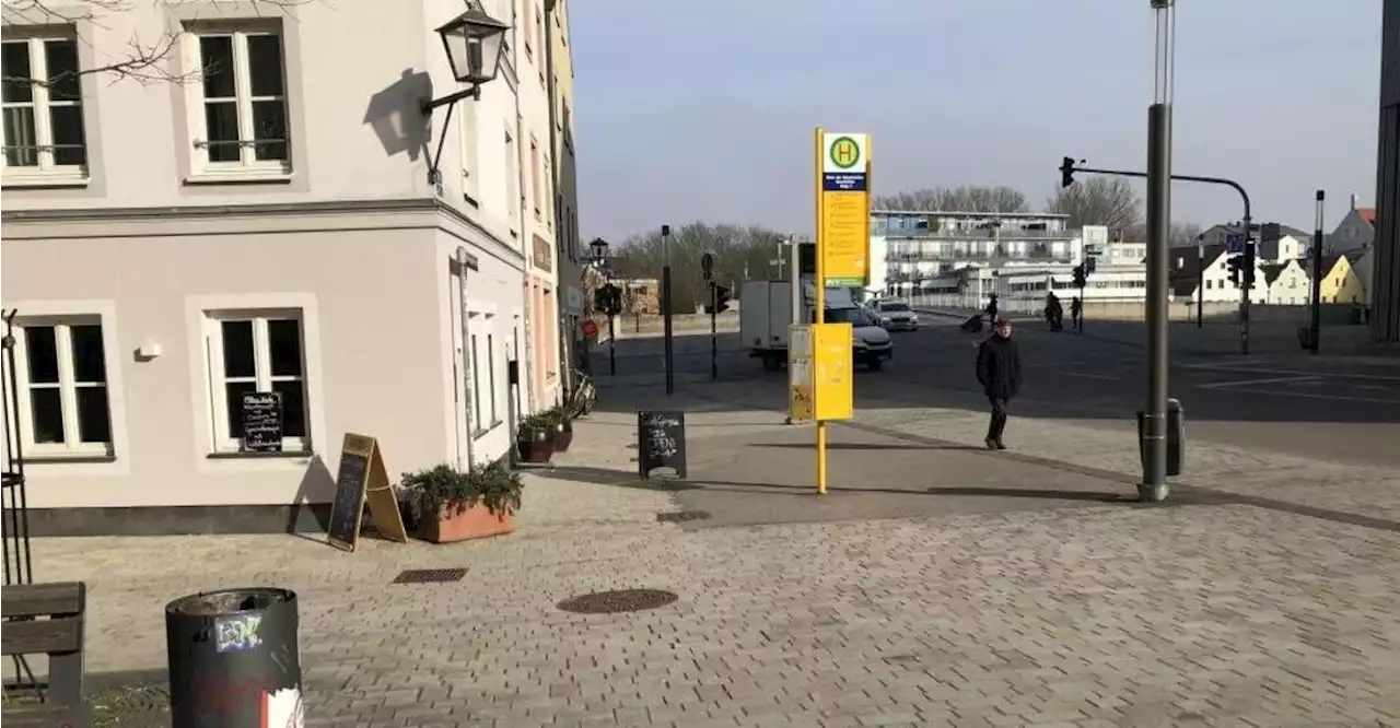 Nach Graffiti-Attacke: Stadt Regensburg montiert Gedenkstele für Nazi-Opfer ab