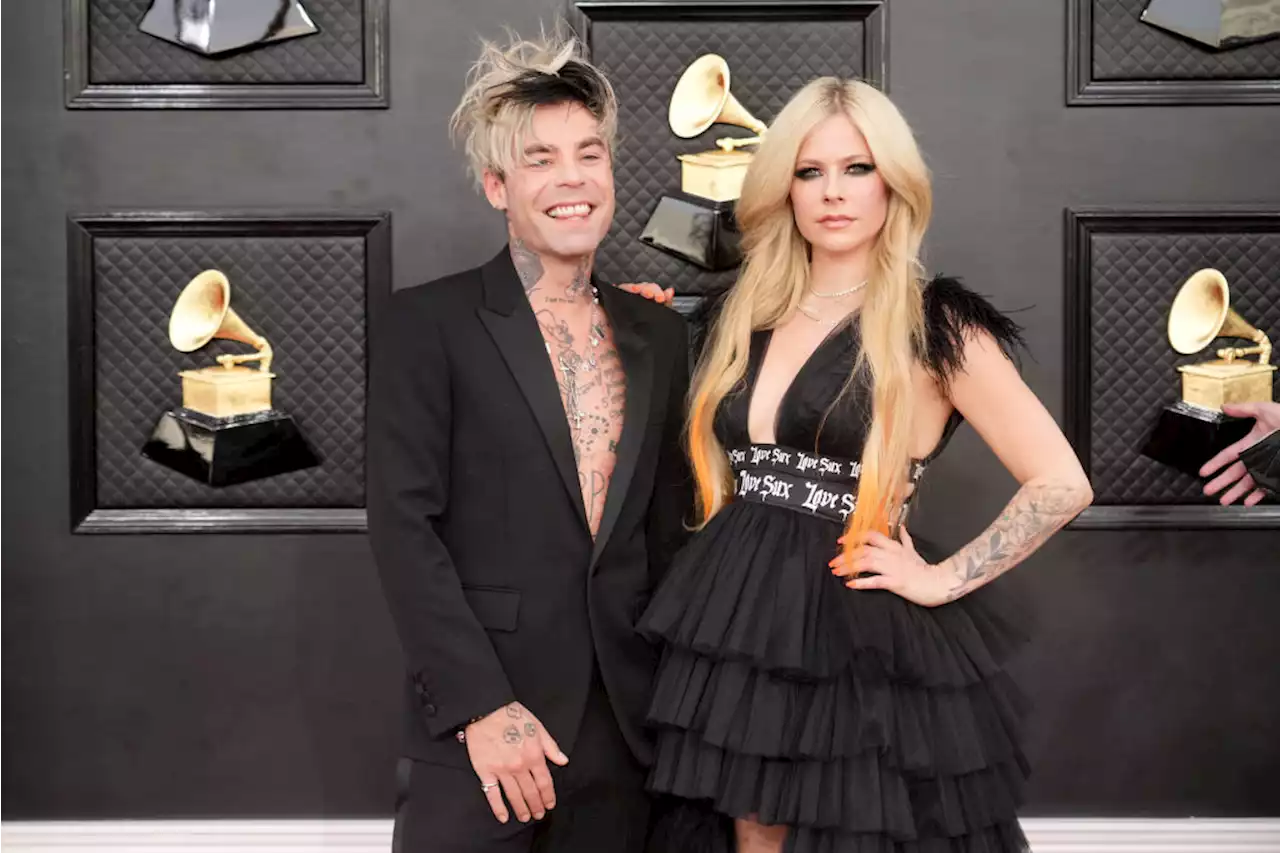 Avril Lavigne and Mod Sun Break Up a Year After Engagement