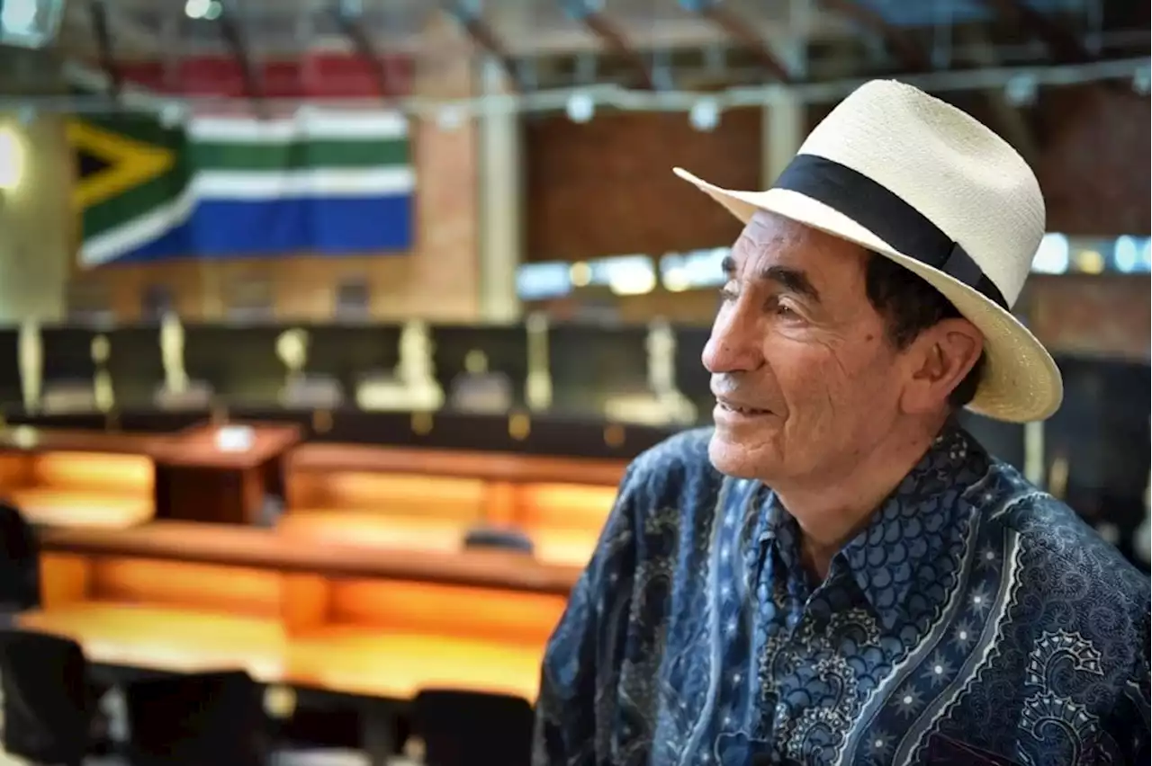 It hurts 'when I see the people I was in the trenches with being crooks' - former judge Albie Sachs | News24