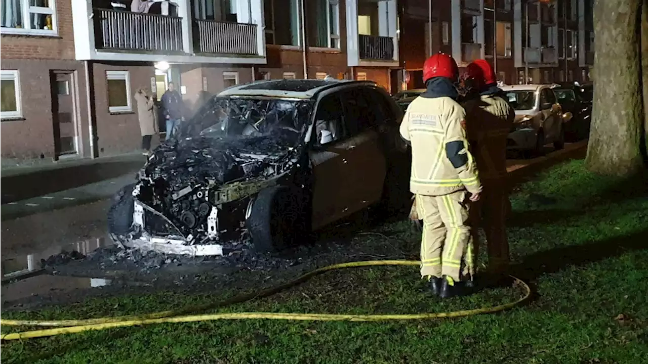 Opnieuw een autobrand in Zaandam, dit keer in Oud-Zuid