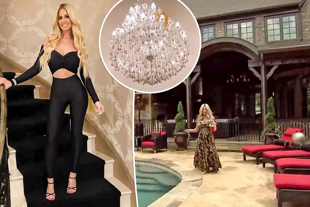 Kim Zolciak shows off mansion’s massive chandelier amid foreclosure reports