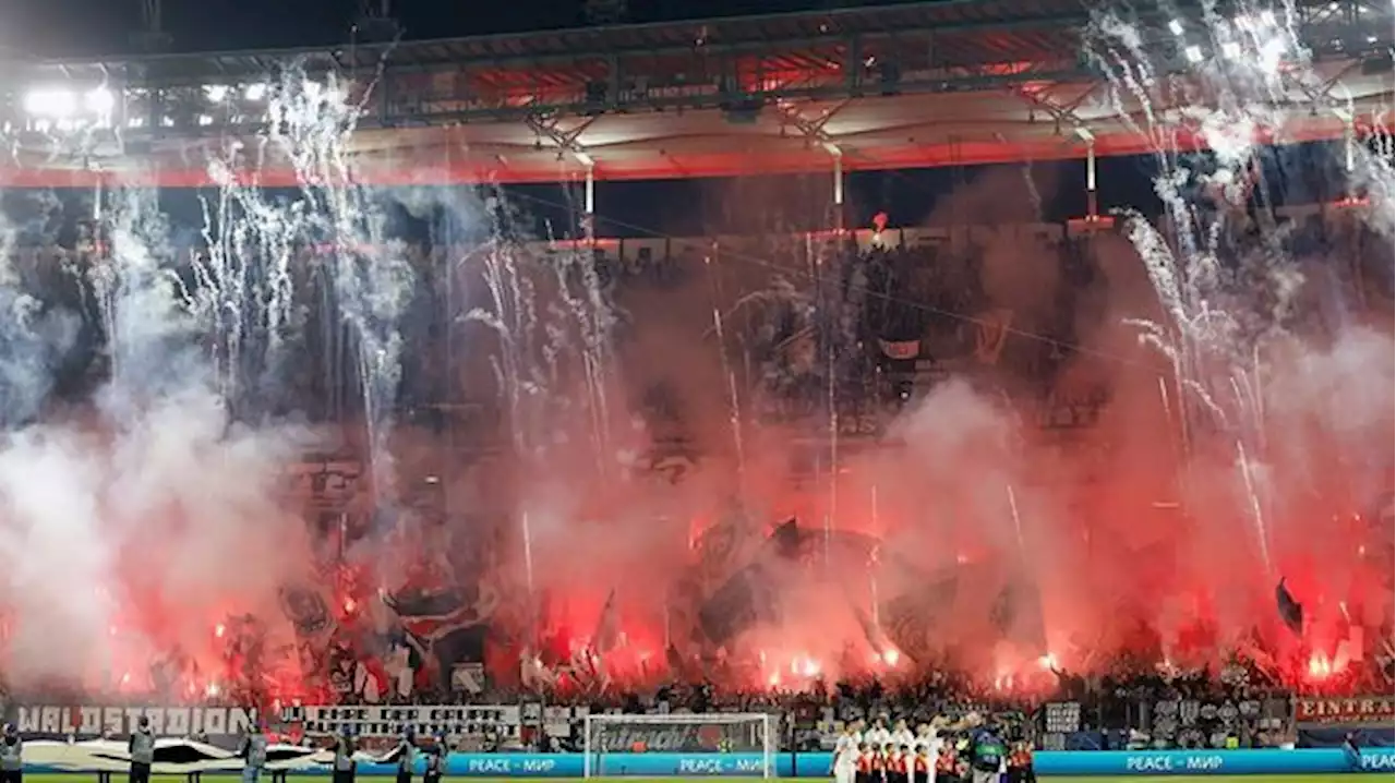 Europa League - Eintracht Frankfurt - Pyroshow statt Choreo gegen Neapel: Die spektakulärsten SGE-Choreos