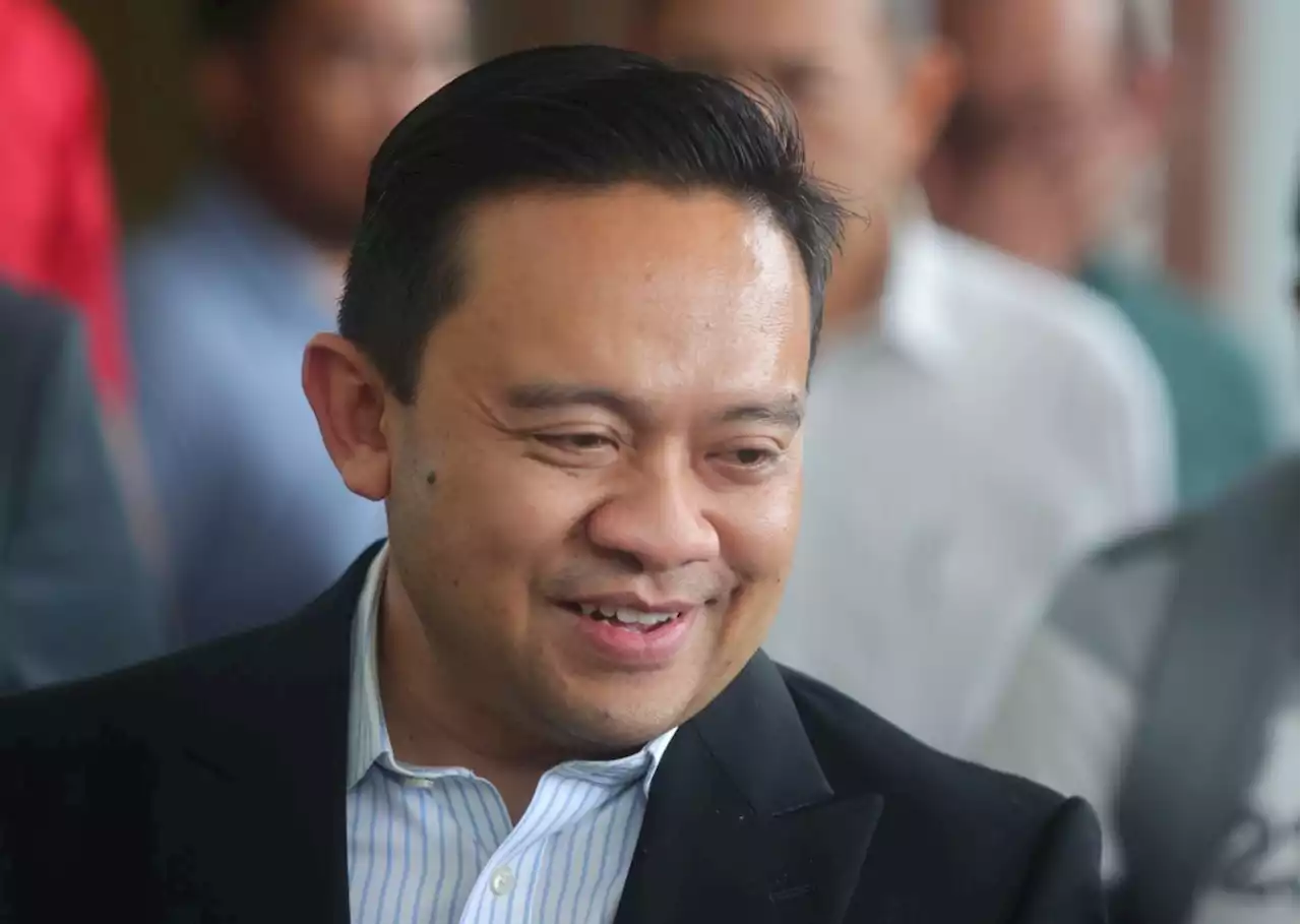 Wan Saiful wants to step down as Bersatu info chief until disposal of case