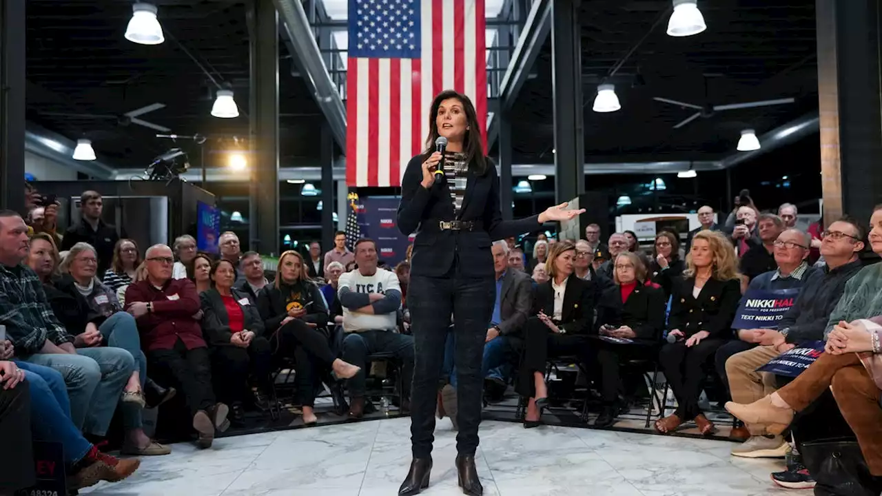 Nikki Haley begins Iowa courtship for 2024, tells those considering Trump to 'look forward'