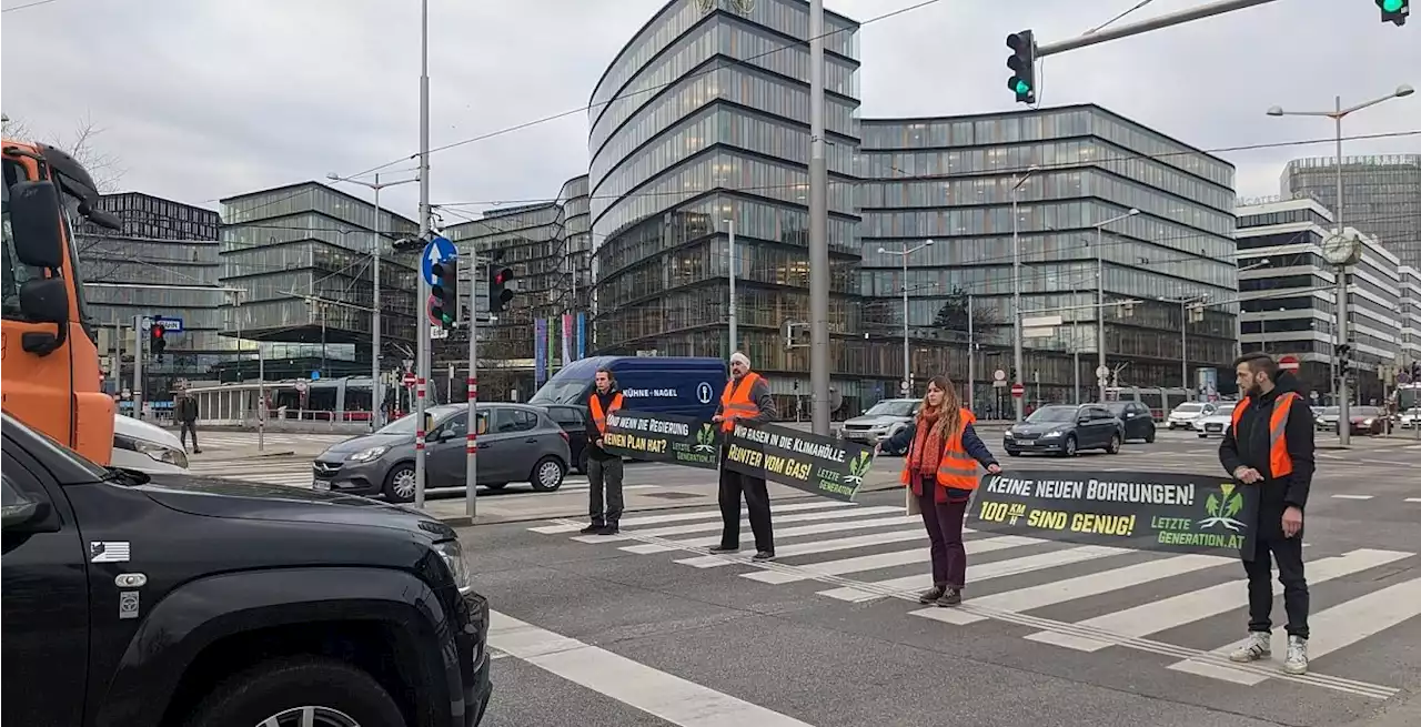 Aktivismus - Neuerlich Klimaprotest an drei Verkehrsknotenpunkten