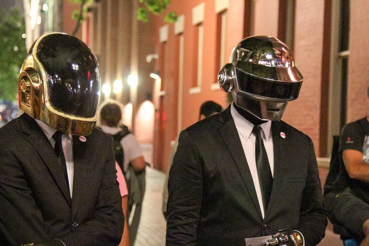 Daft Punk annonce neuf titres inédits pour la réédition de leur dernier album