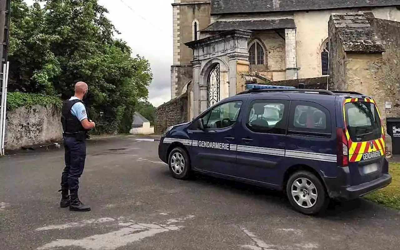 Alumno que apuñaló a maestra en Francia 'escuchaba voces'