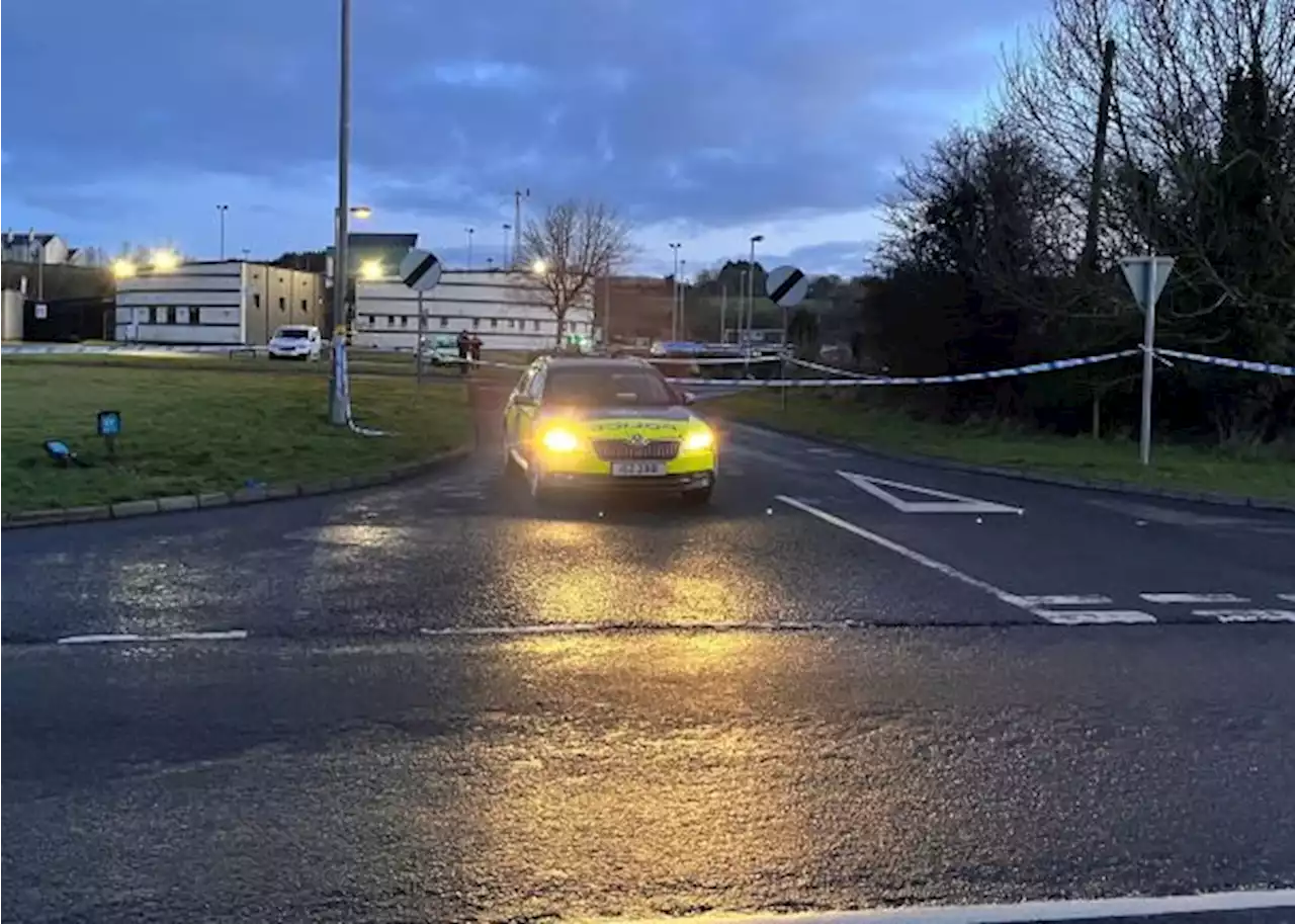 Omagh shooting: Det Ch Insp John Caldwell shot in attack - BBC News