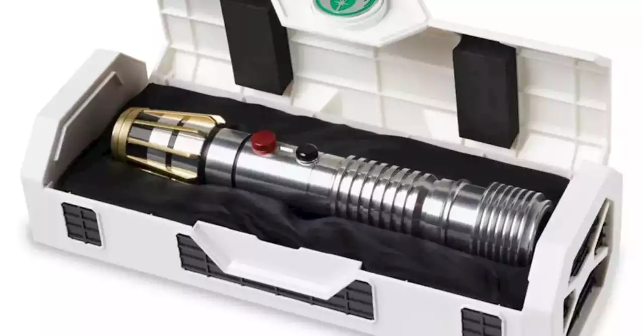 Luminara Unduli’s Legacy Star Wars Lightsaber Revealed by Disney