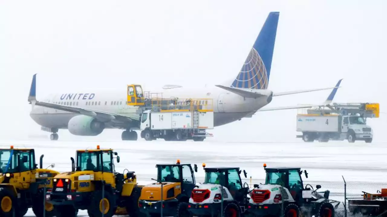 More than 1,500 flights canceled as winter storm hits US | CNN