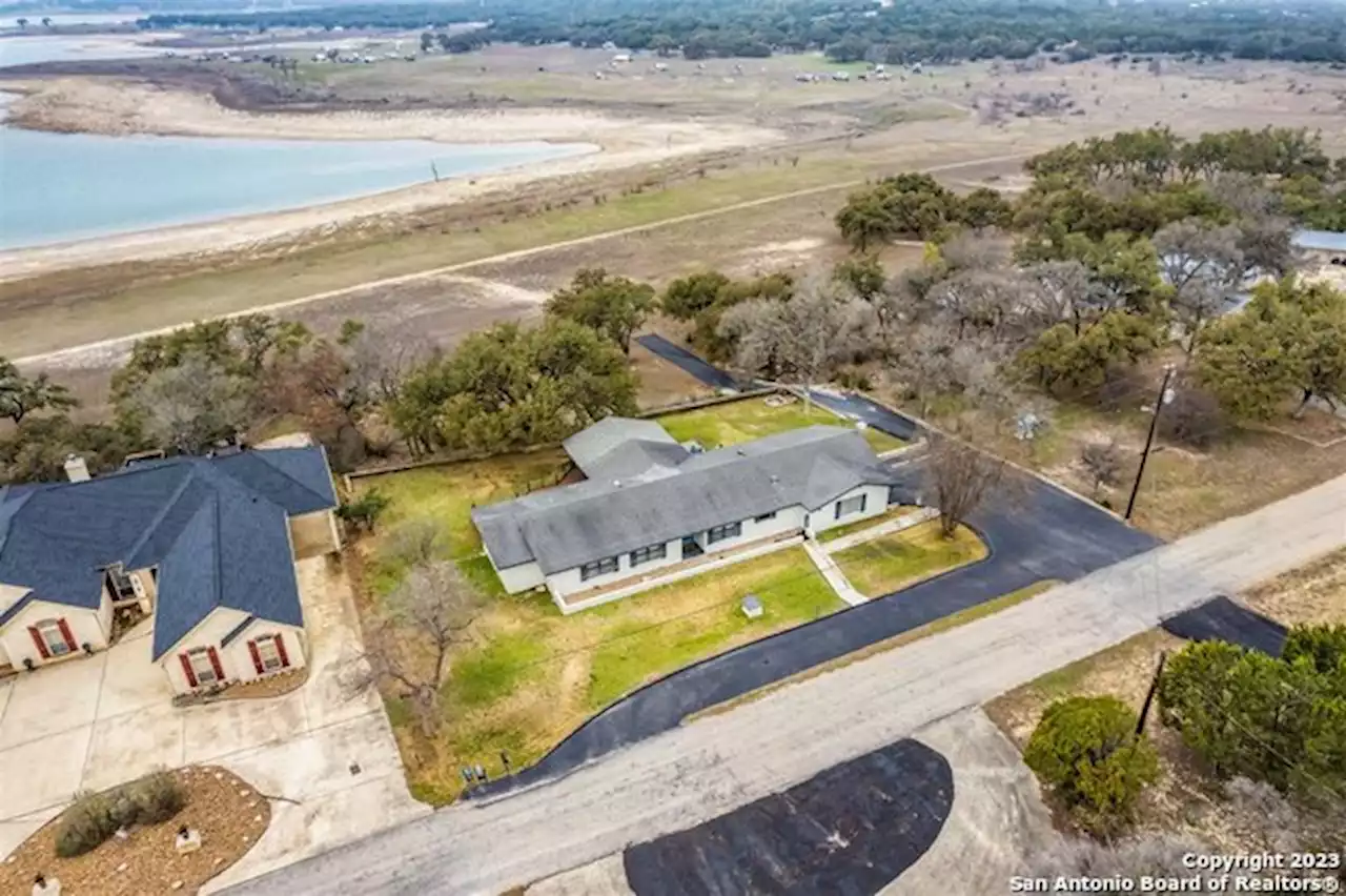 Guess the price of this Canyon Lake home