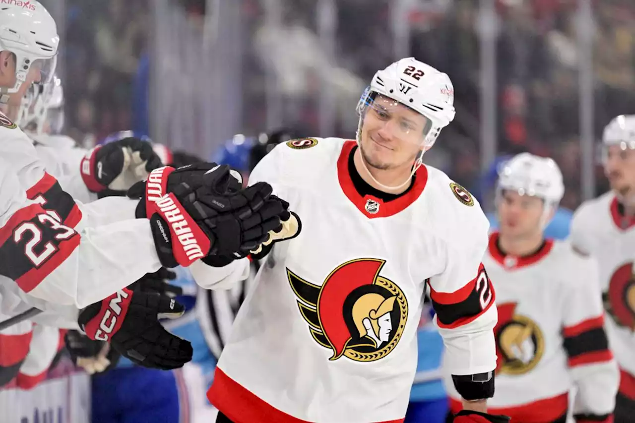 Senators send Zaitsev, picks to Blackhawks for future considerations