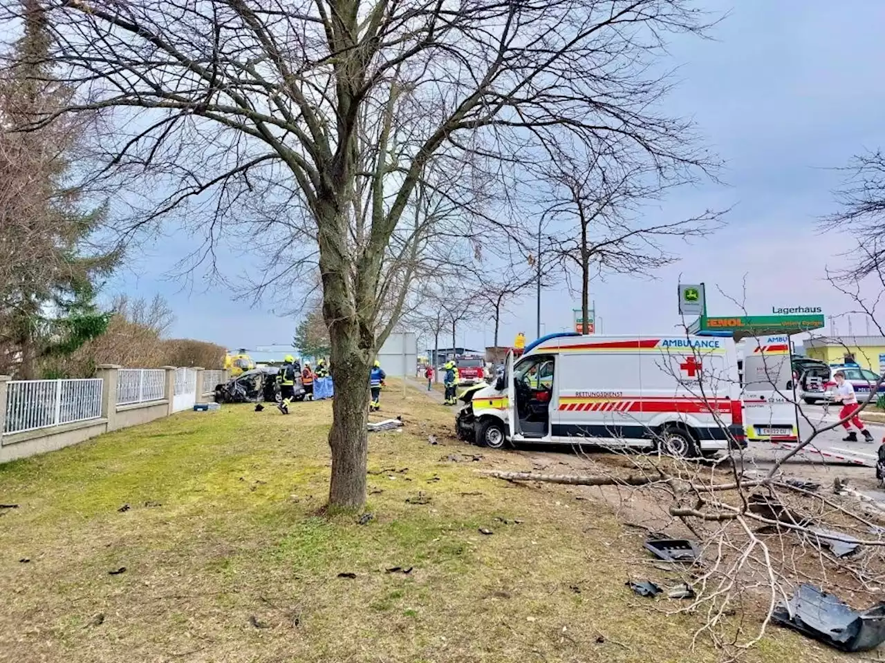 Zwei Tote bei Verkehrsunfall auf Einsatzfahrt