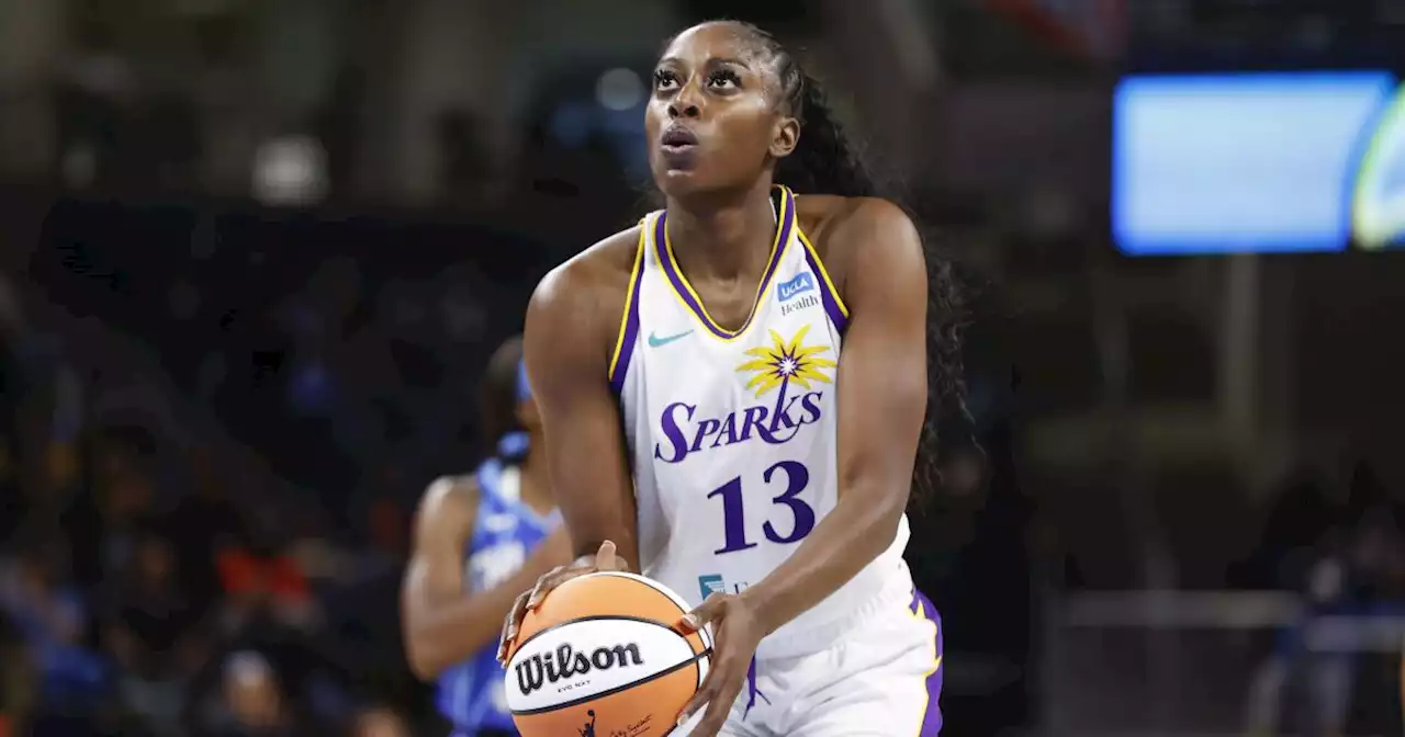 Chiney Ogwumike re-signs with Sparks, reunites with coach Curt Miller