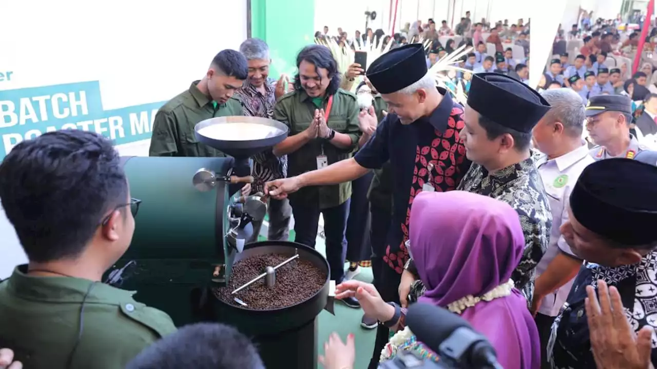 Siapkan Tenaga Kerja Berkualitas, Ganjar Ajak SMK Gencarkan Pembelajaran Teaching Factory