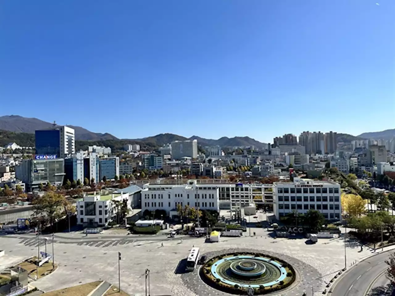 '광주시의 층수 제한 폐지, 개발업자 위한 제도 개악'