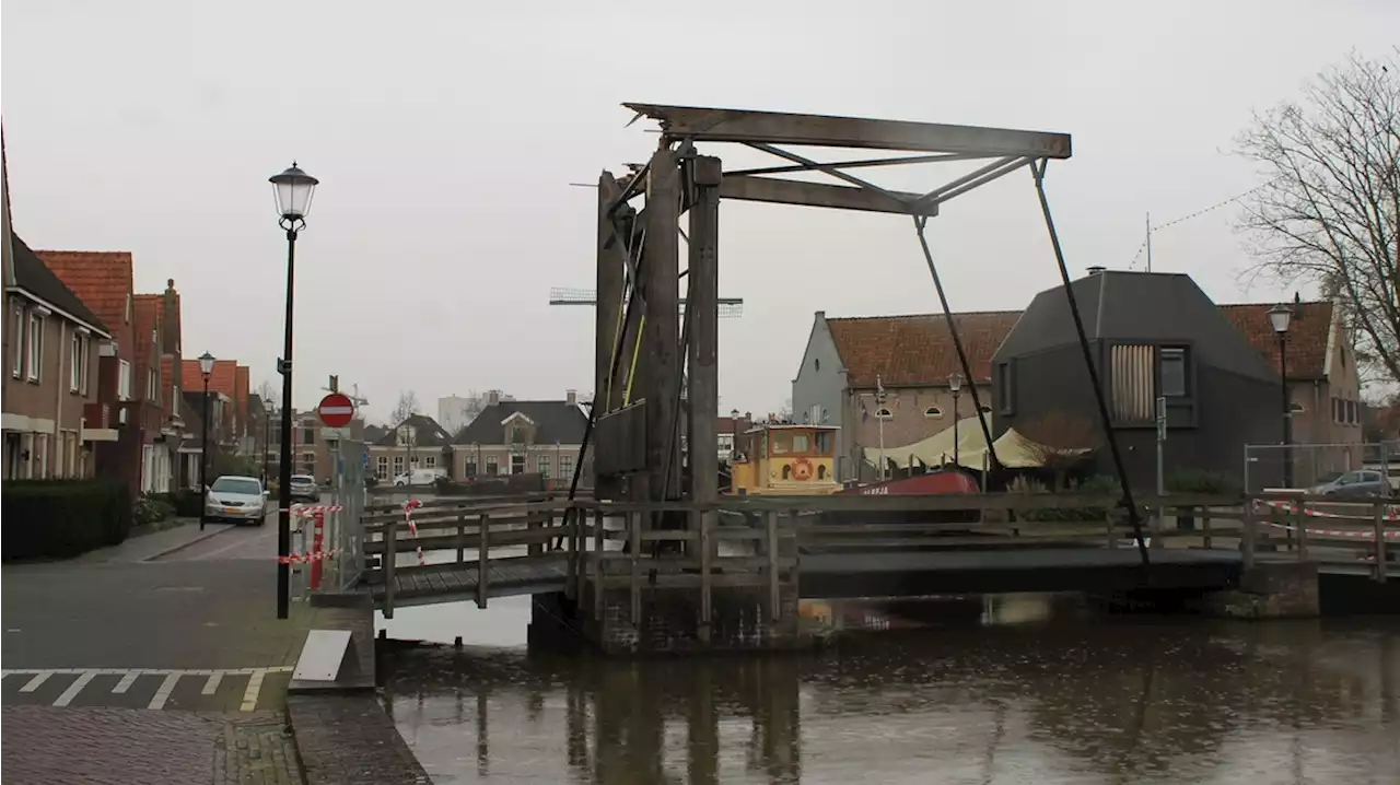 Deels ingestorte Boazbrug in Meppel waarschijnlijk volgende maand weer open