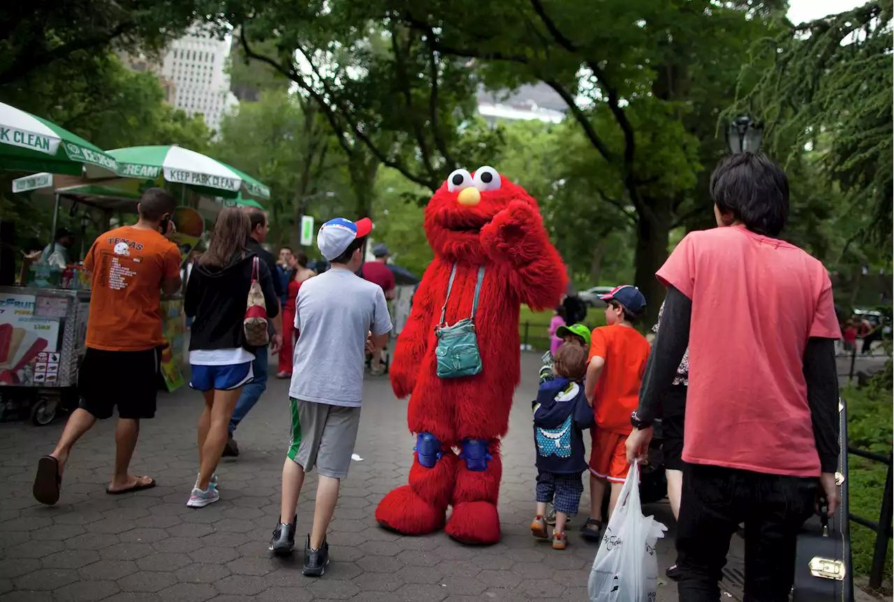 'Do not engage': Calif. police warn of return of 'Evil Elmo'