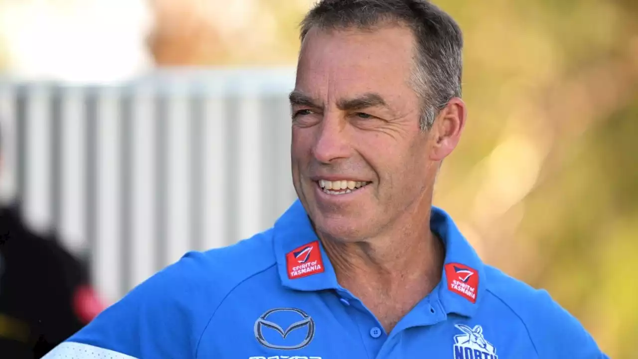 AFL coach issues grovelling apology after threatening comment