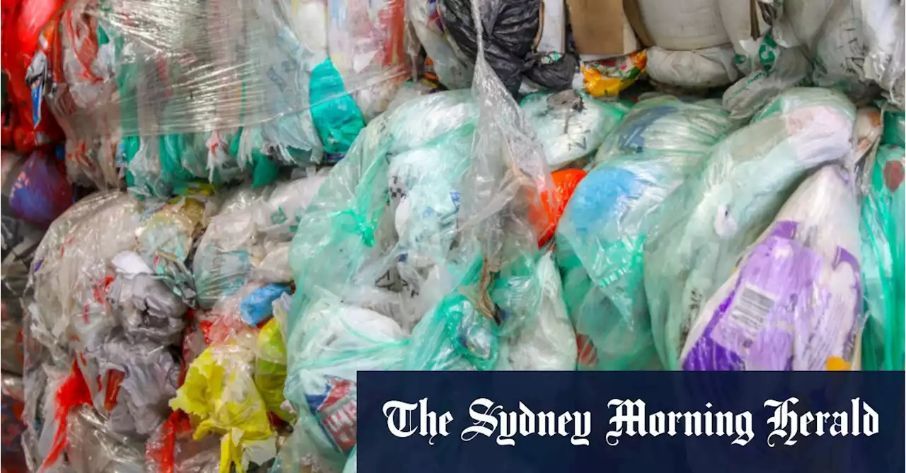 Coles and Woolworths offer to take responsibility for massive REDcycle plastic stockpile