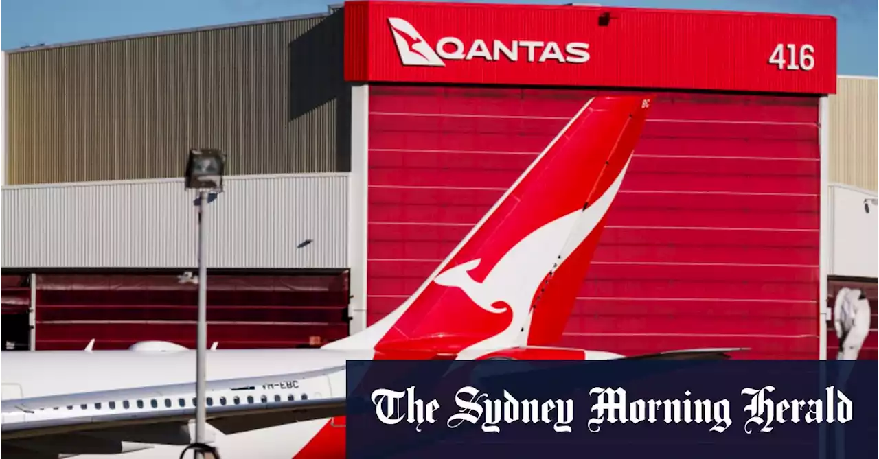 Qantas swings back to $1 billion profit and announces $500m share buyback