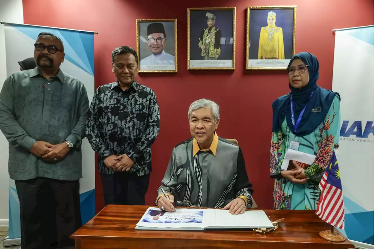 Barisan to use own logo in coming state elections, says Zahid