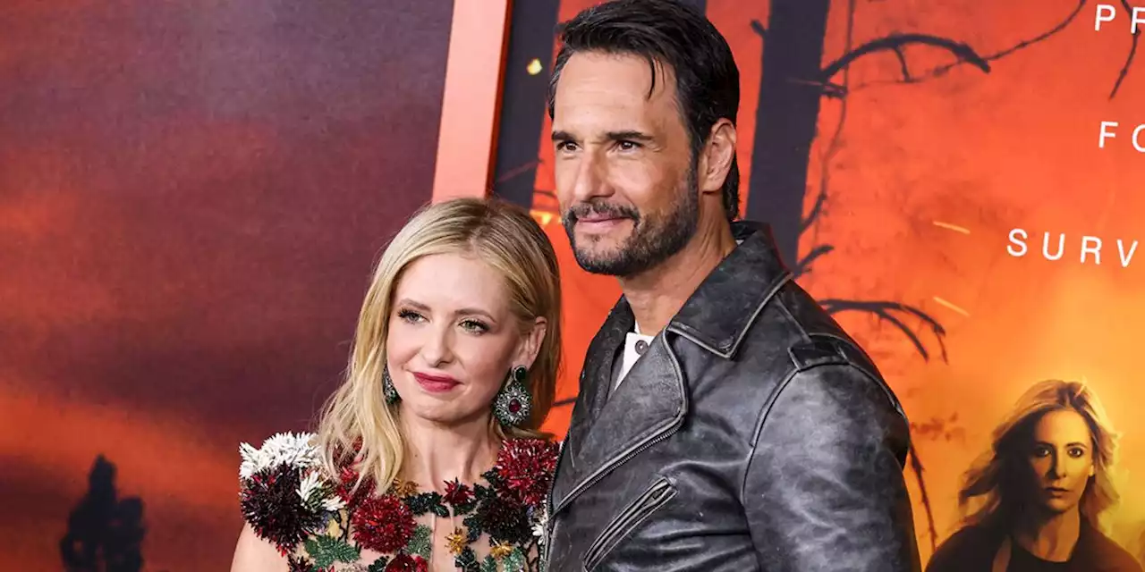 'Sarah Michelle Gellar n'en rate pas une' : les révélations de Rodrigo Santoro sur sa partenaire dans Wolf Pack