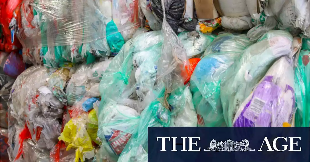 Coles and Woolworths offer to take responsibility for massive REDcycle plastic stockpile